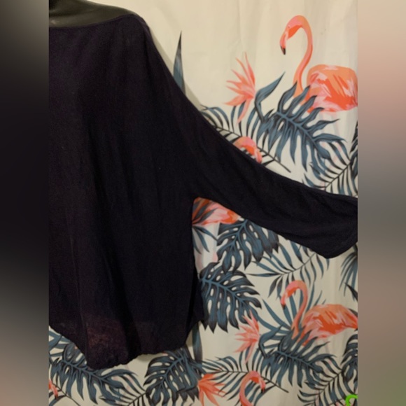 🔥5/$25 V Room Sheer Asymmetrical Top Sz L - Picture 9 of 10